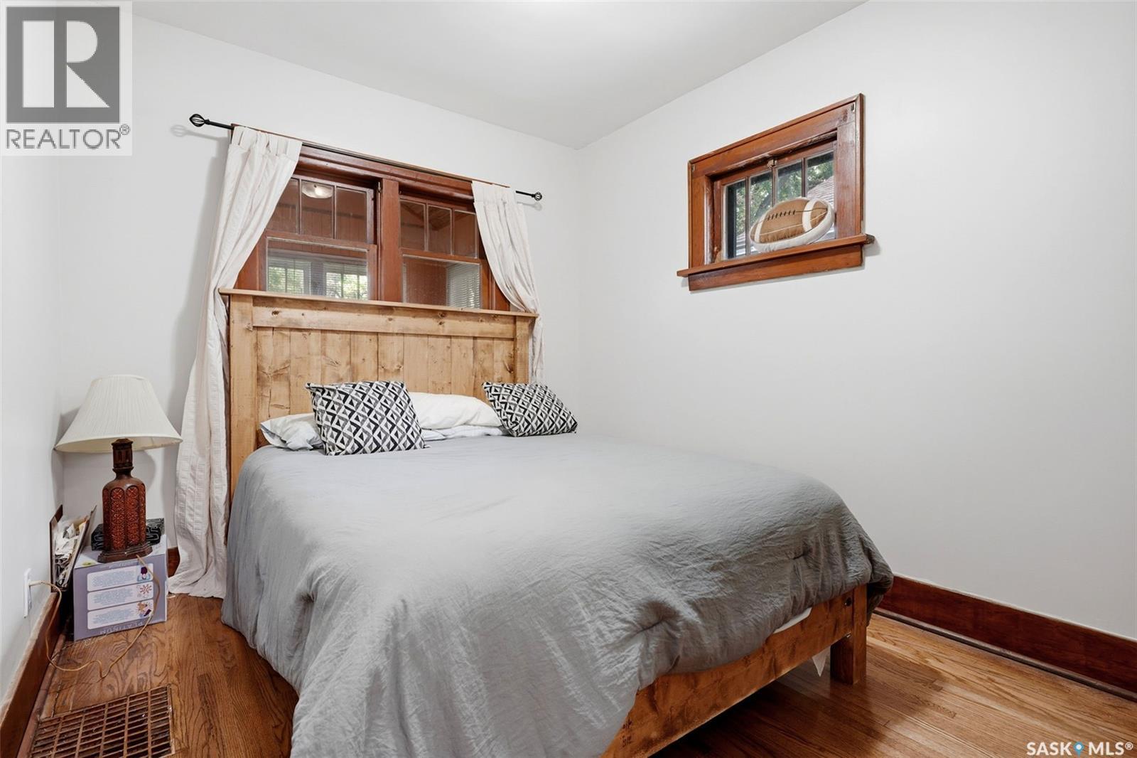 1555 Retallack Street Property Photo 15