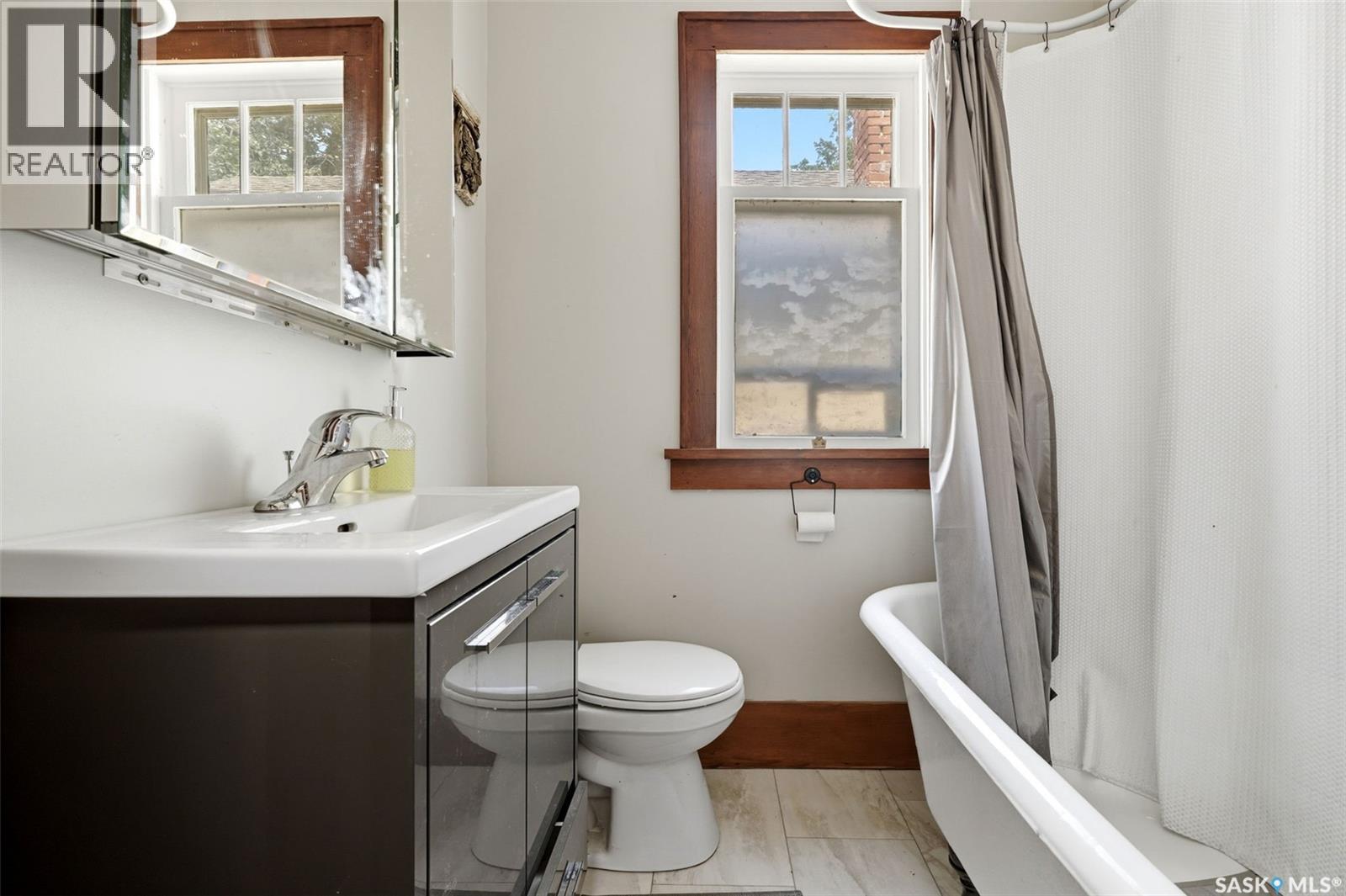 1555 Retallack Street Property Photo 17