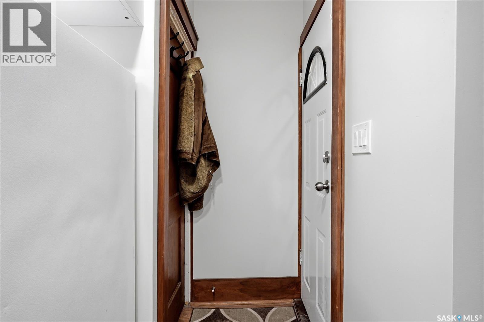 1555 Retallack Street Property Photo 20