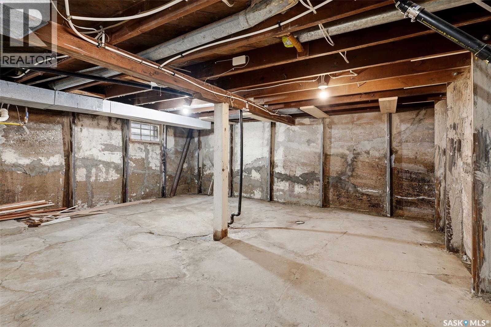 1555 Retallack Street Property Photo 21