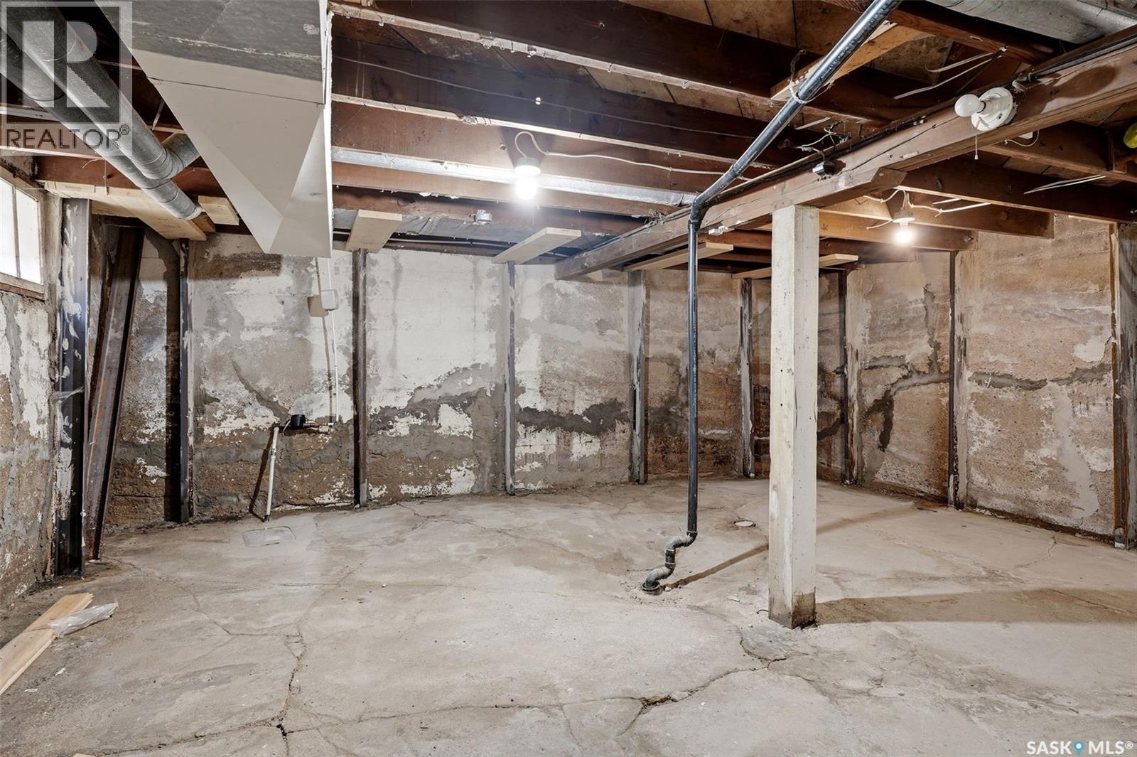 1555 Retallack Street Property Photo 22