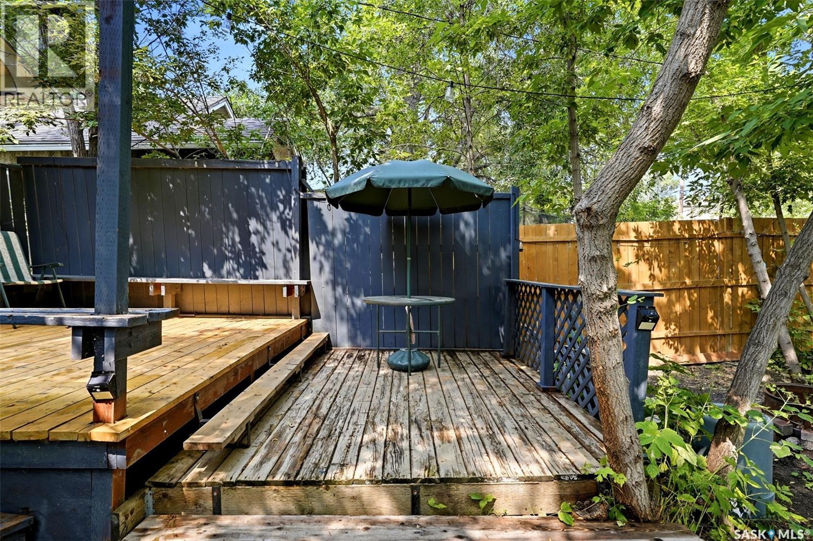 1555 Retallack Street Property Photo 29