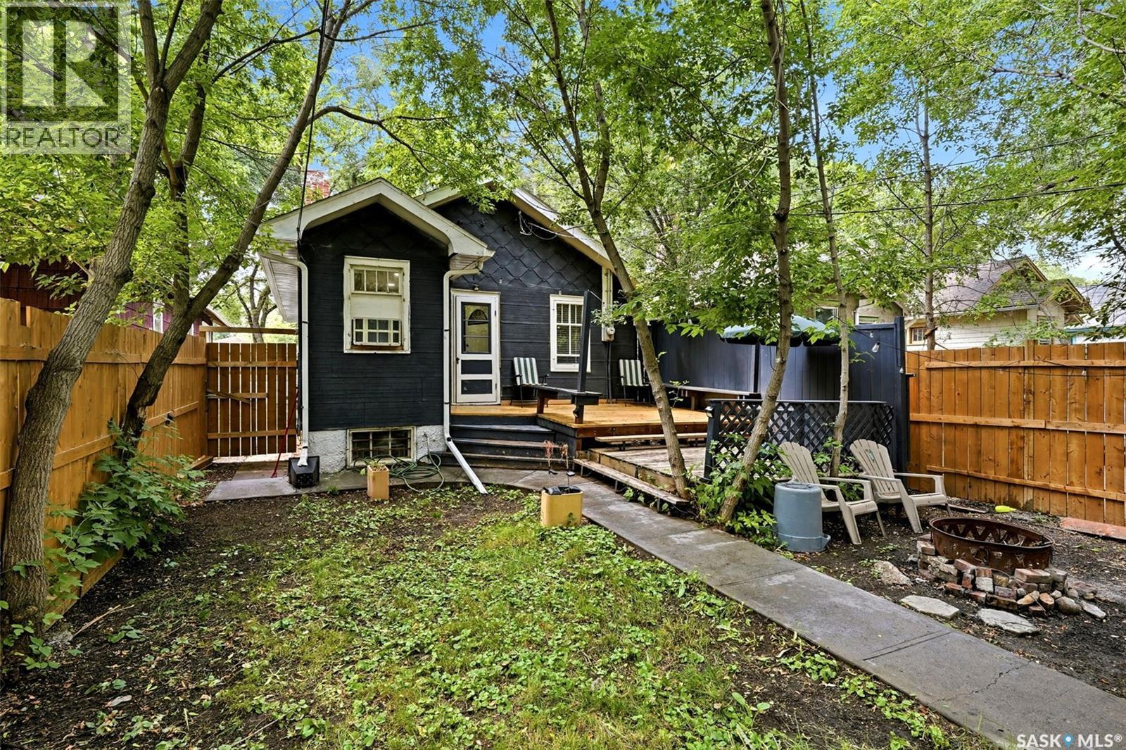 1555 Retallack Street Property Photo 32
