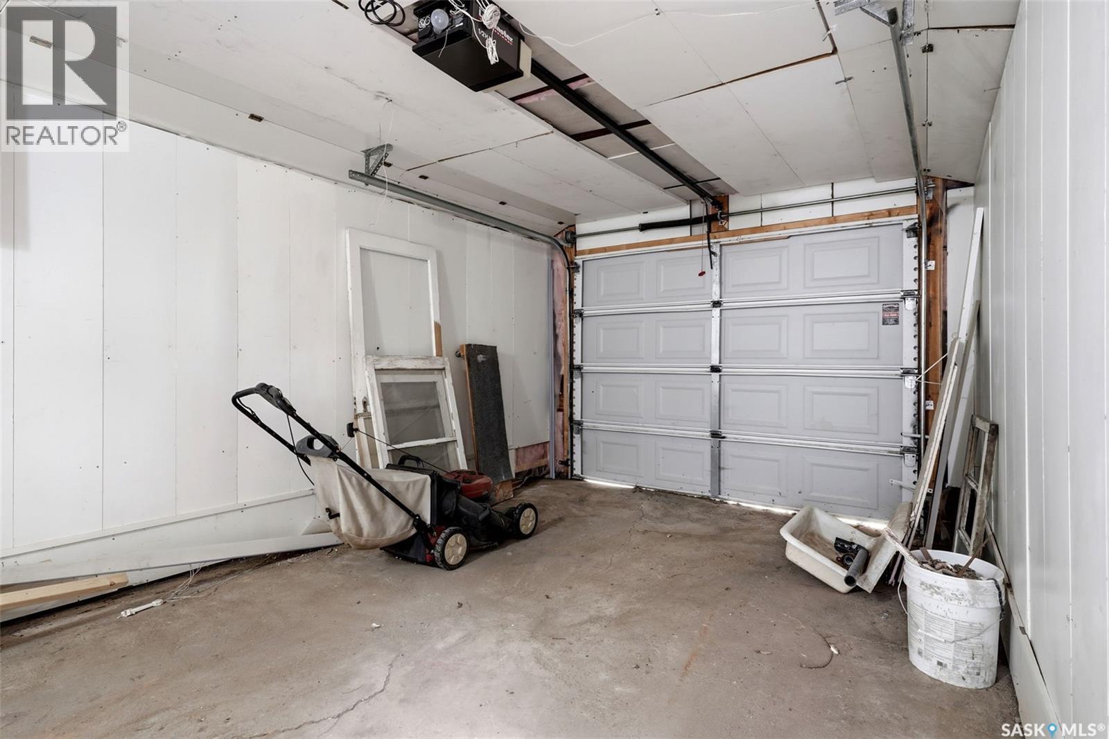 1555 Retallack Street Property Photo 34
