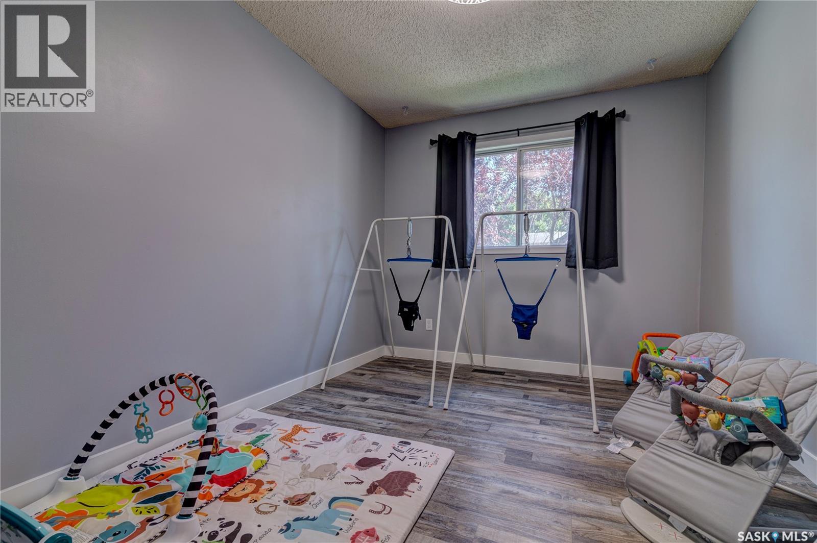 1210 Flexman Crescent Property Photo 14
