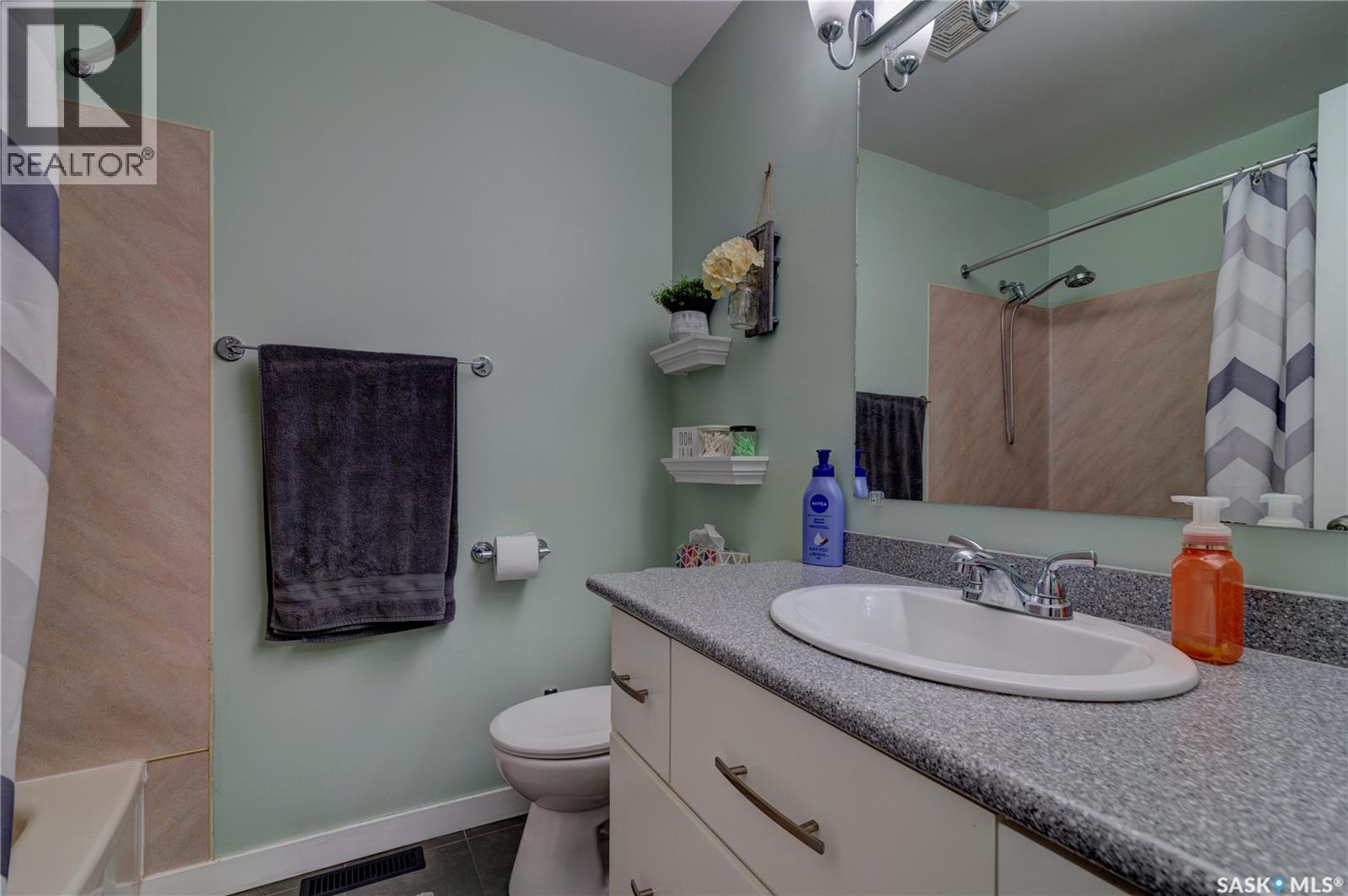 1210 Flexman Crescent Property Photo 16