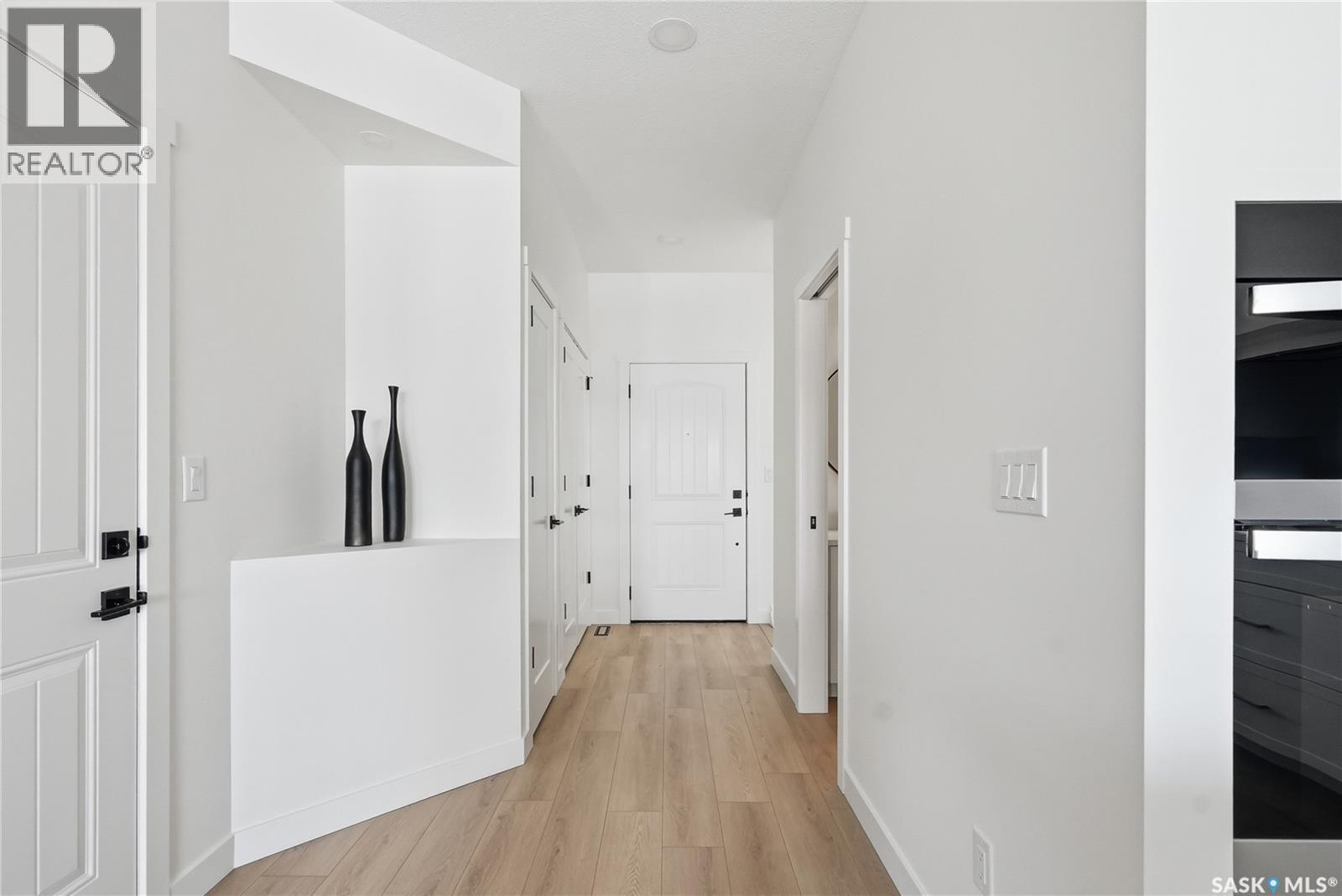 24 720 Brighton Boulevard Property Photo 2