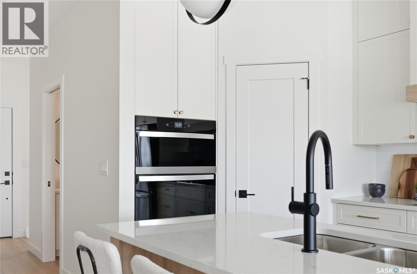 24 720 Brighton Boulevard Property Photo 11