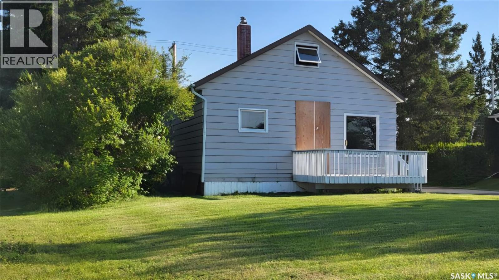 539 Highway Avenue E Property Photo 1