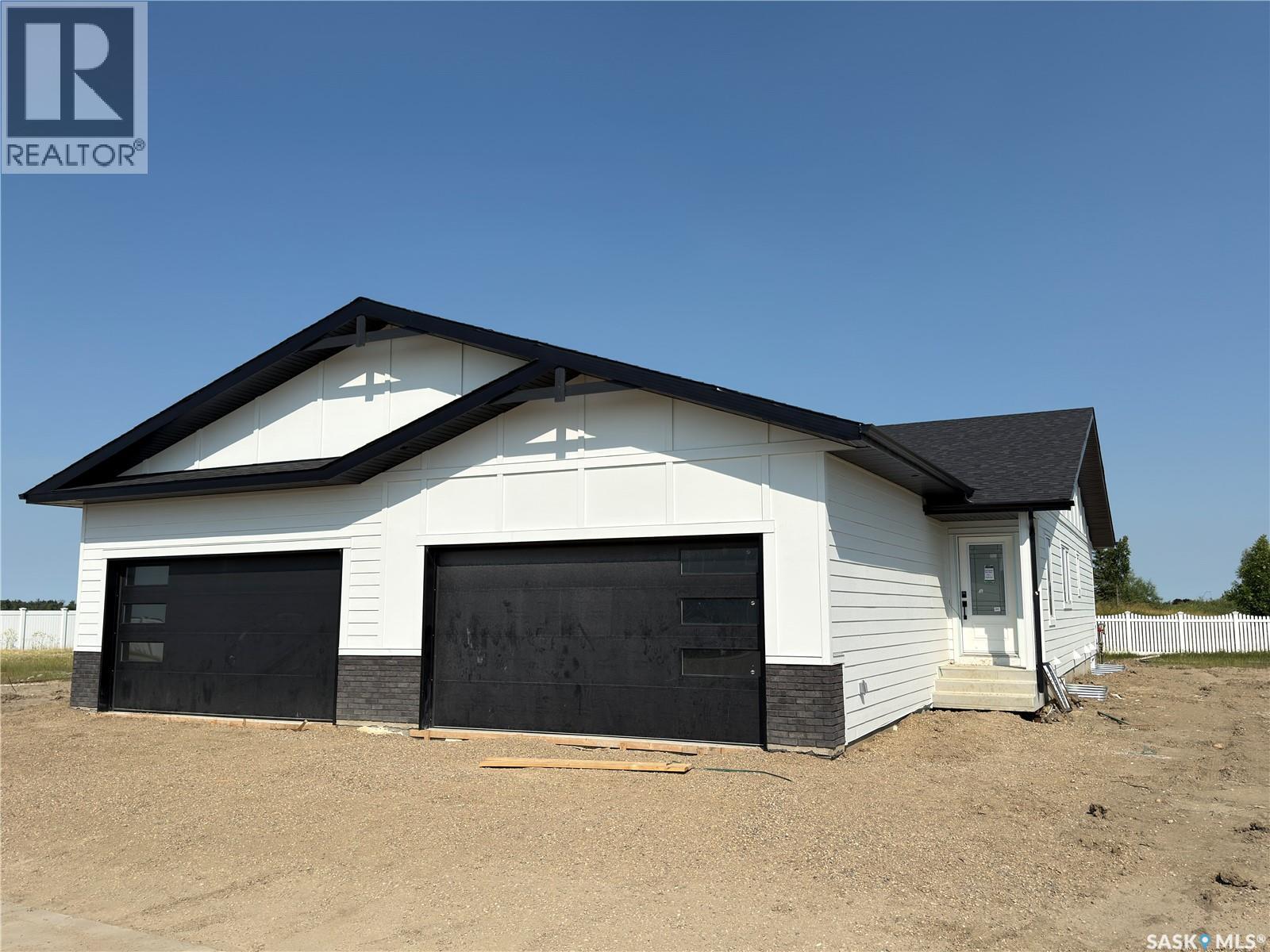858 Delaet Bay Property Photo 3