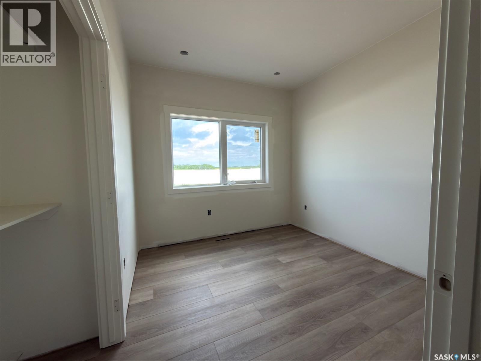 858 Delaet Bay Property Photo 7