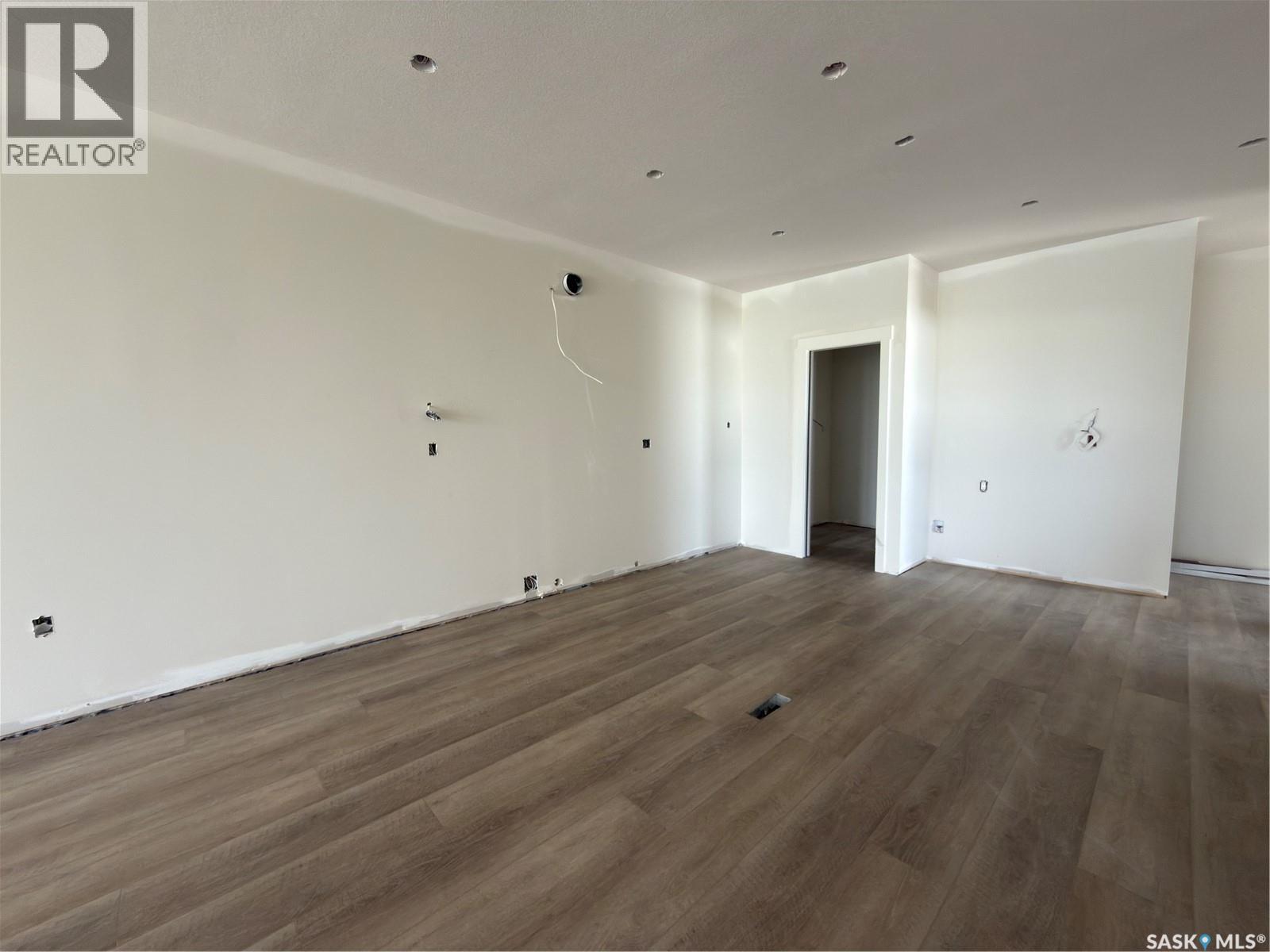 858 Delaet Bay Property Photo 8