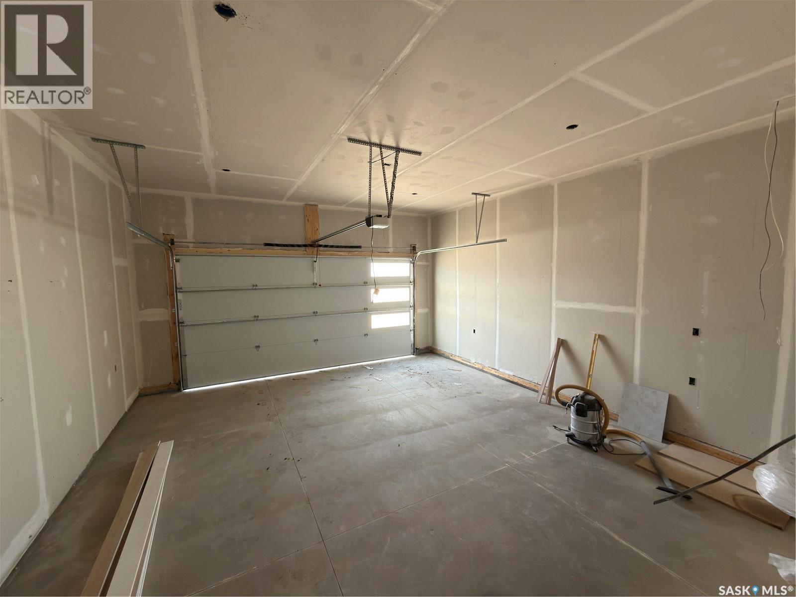 858 Delaet Bay Property Photo 11