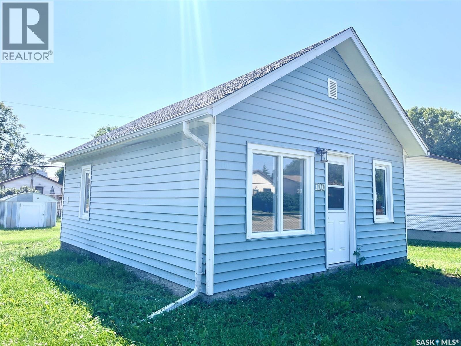 1101 12th STREET W Property Photo 1