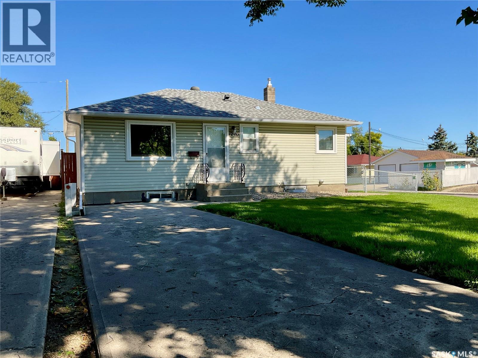 1240 10th Avenue E Property Photo 5
