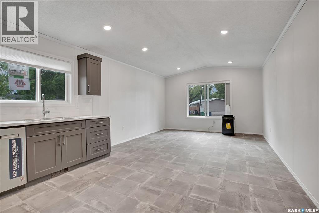 320 1524 Rayner Avenue Property Photo 12