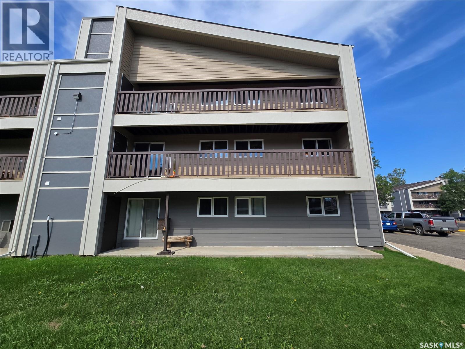 1320 425 115th STREET E Property Photo 1
