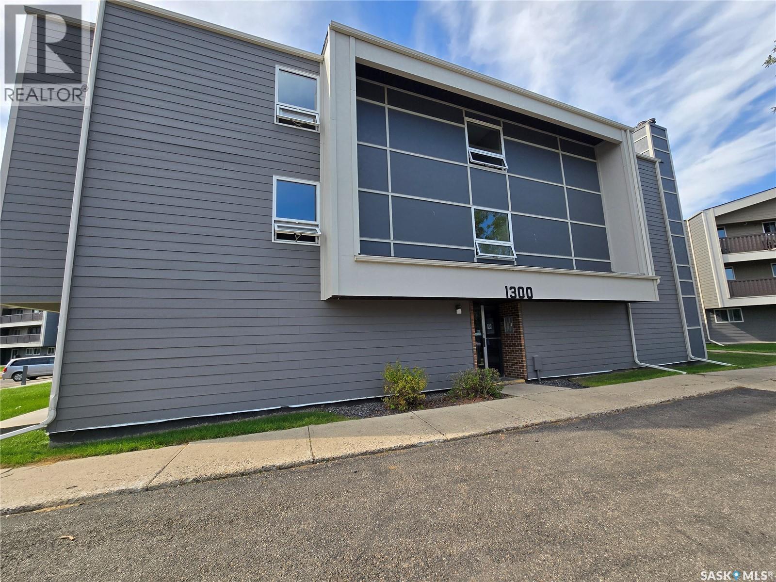 1320 425 115th Street E Property Photo 2