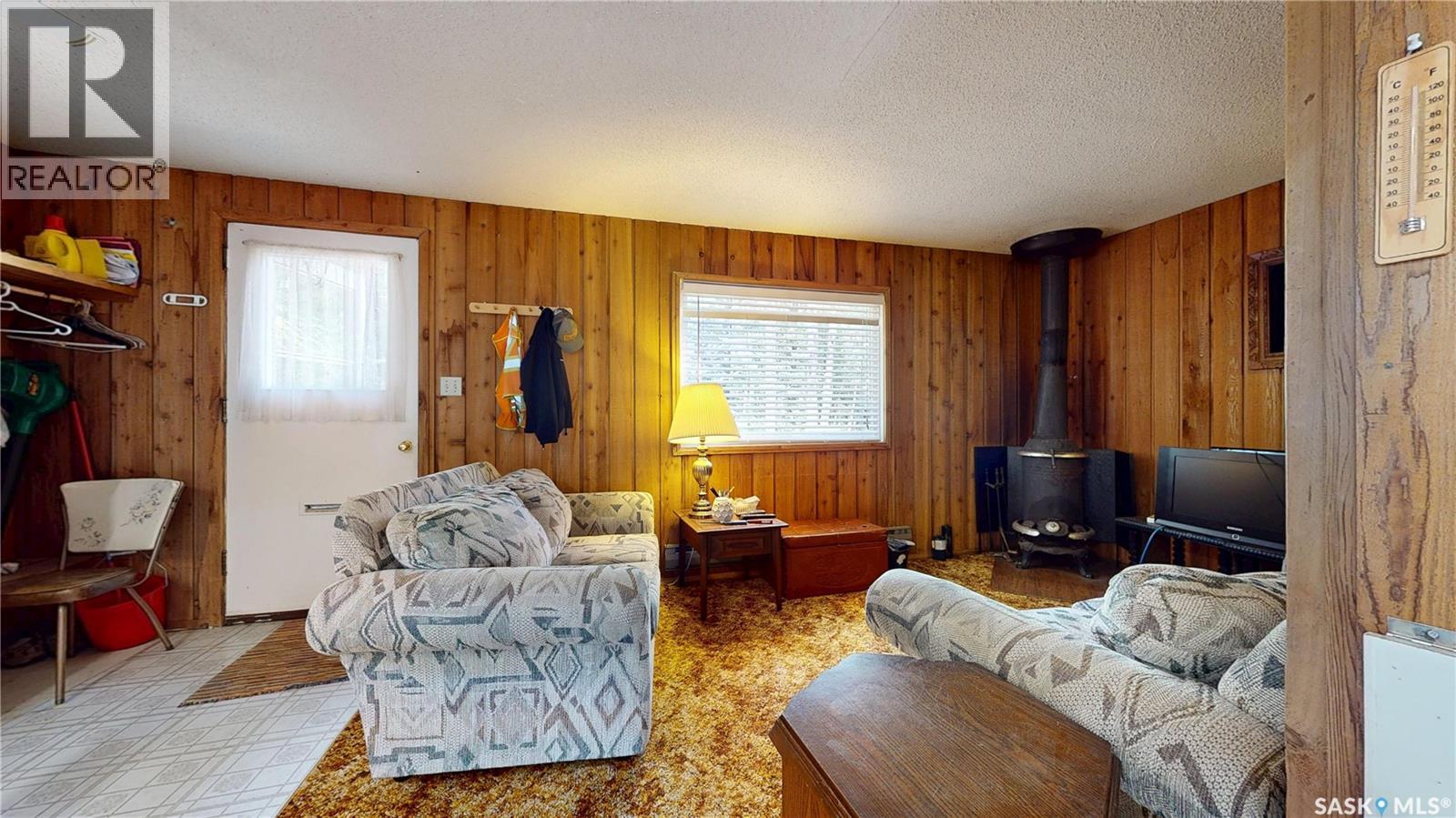 604 Pine Creek Crescent Property Photo 5