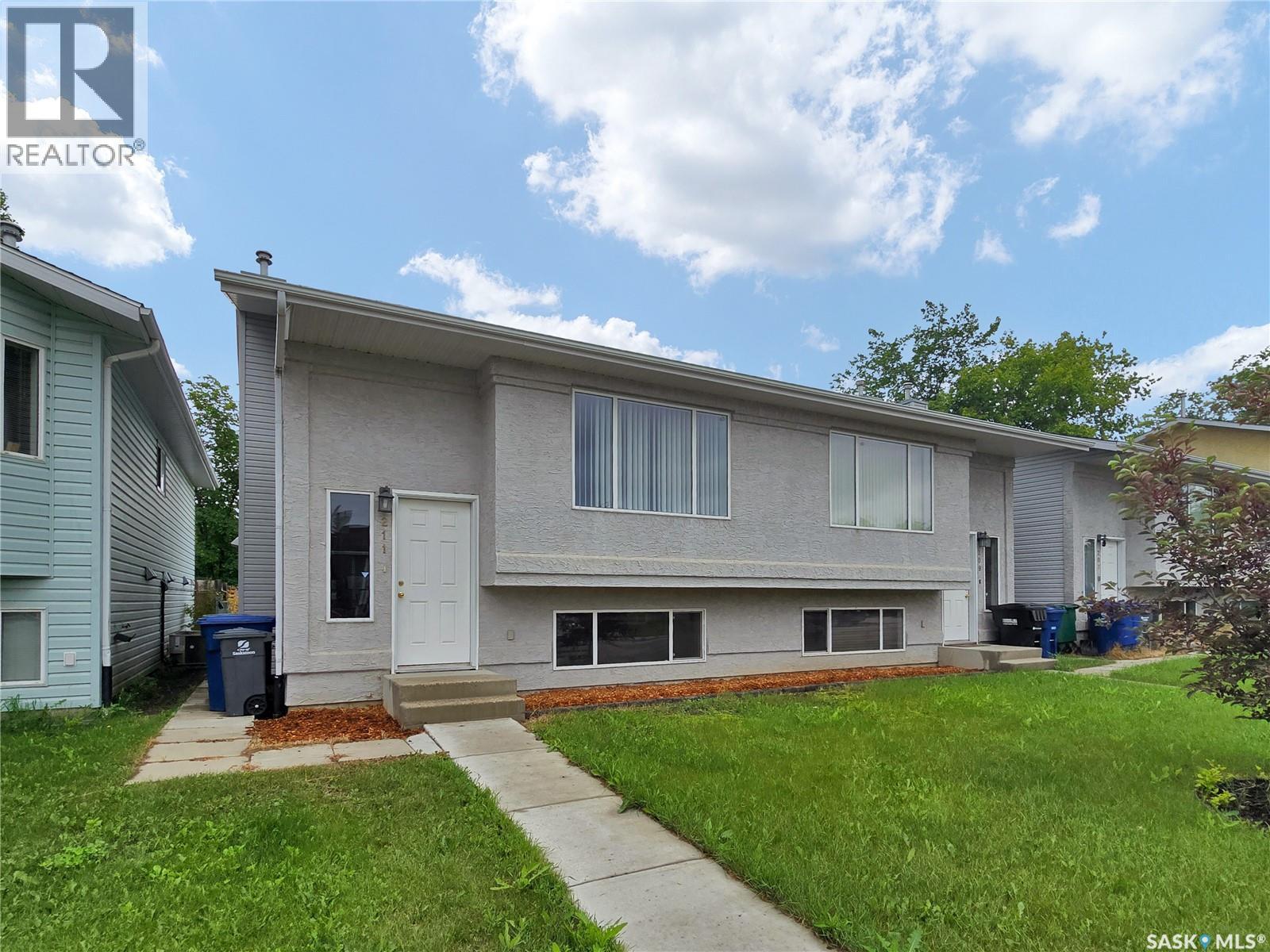 211 Hedley STREET Property Photo 1
