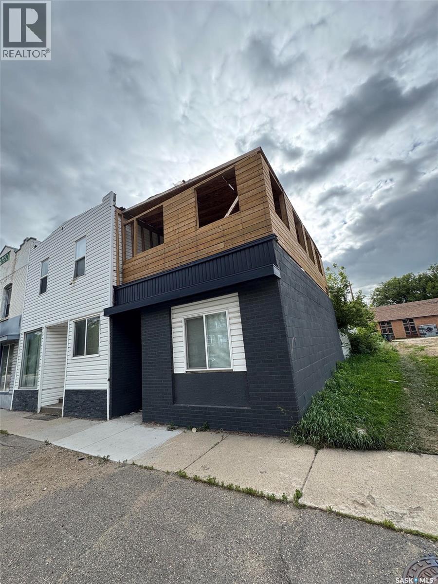 623 H Avenue S Property Photo 2