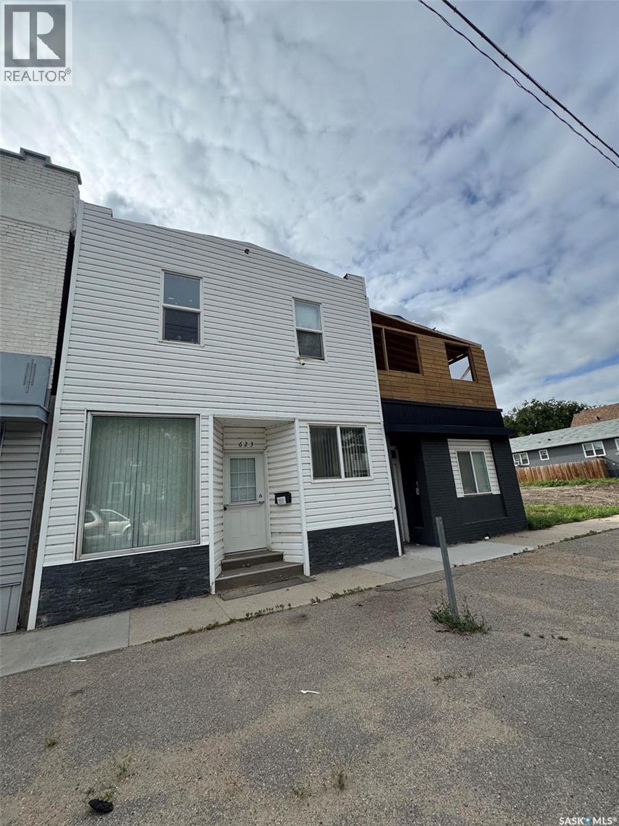 623 H Avenue S Property Photo 4