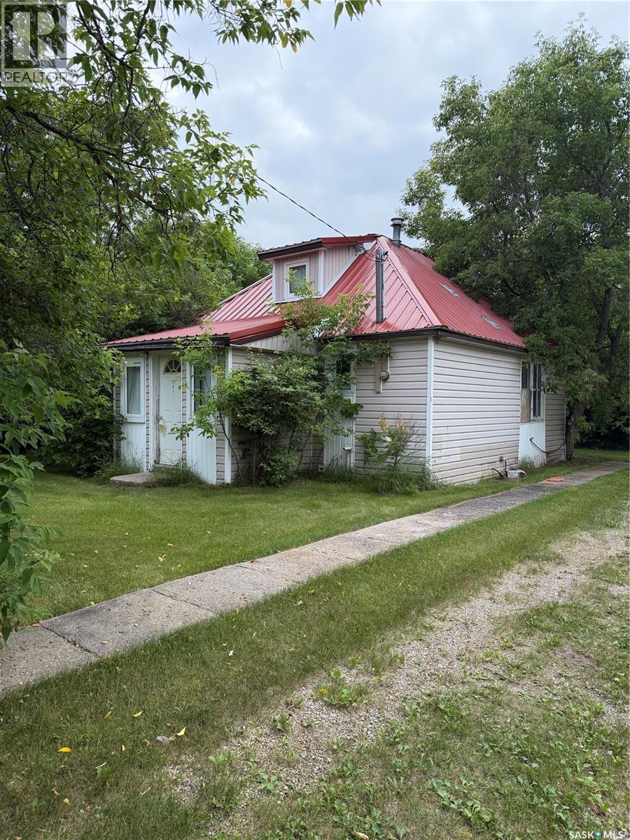 301 Elizabeth Street Property Photo 1