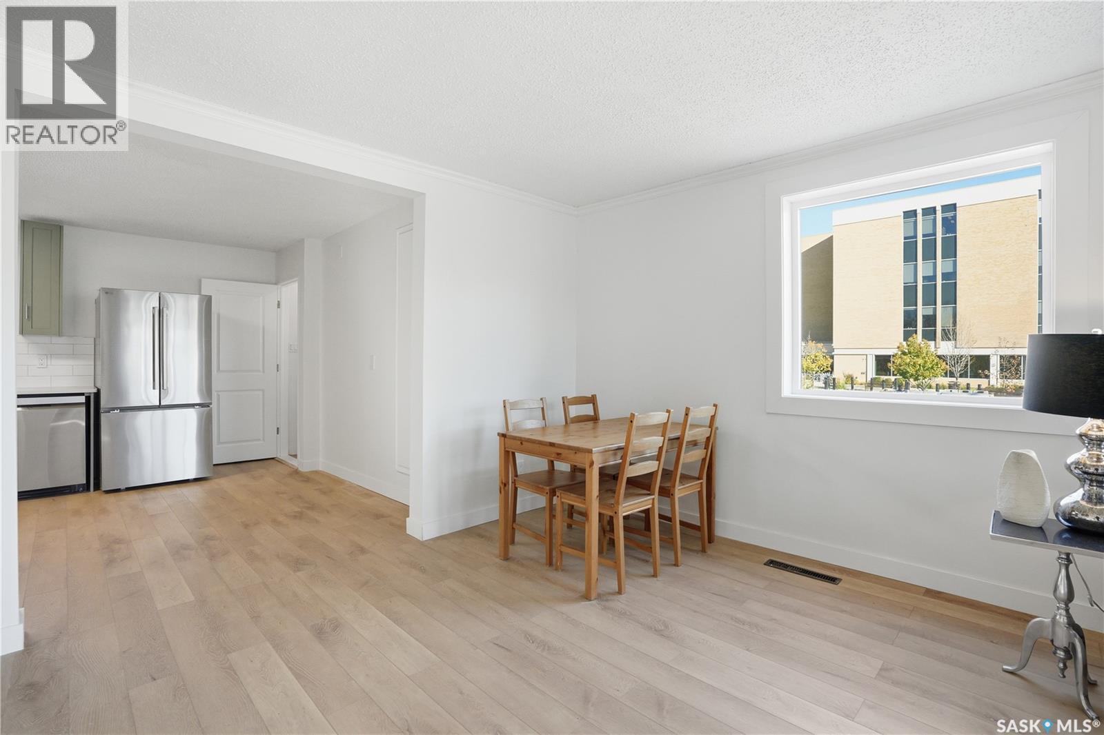 100 32nd Street W Property Photo 4
