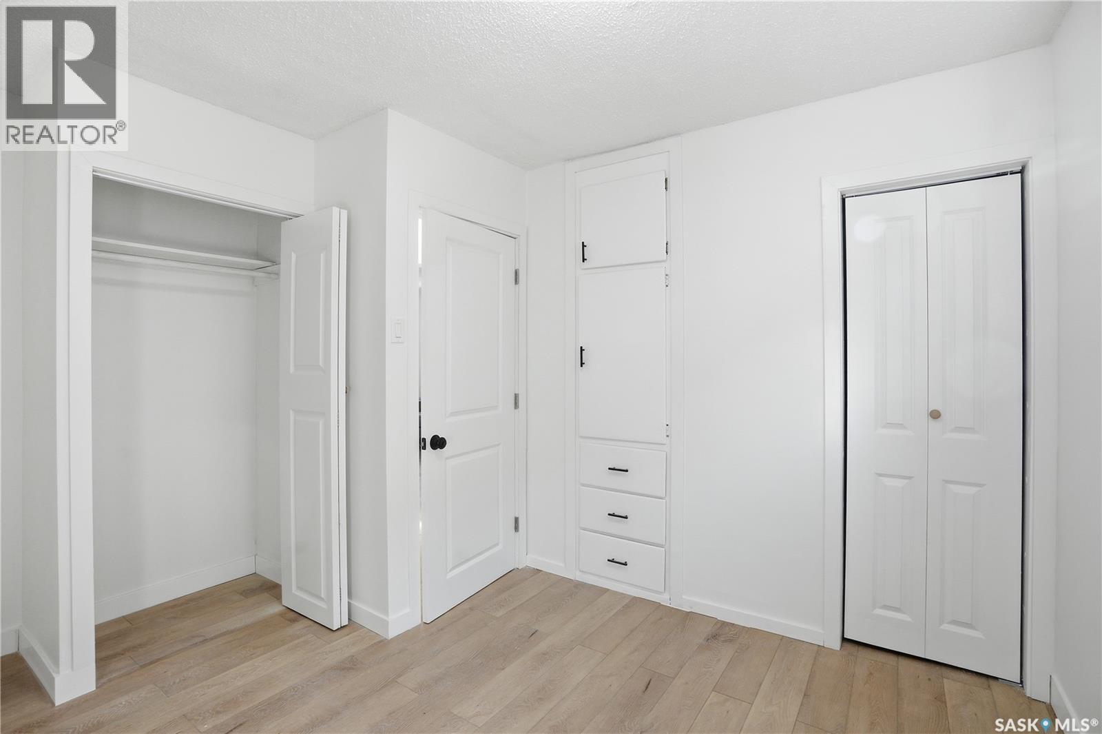 100 32nd Street W Property Photo 11