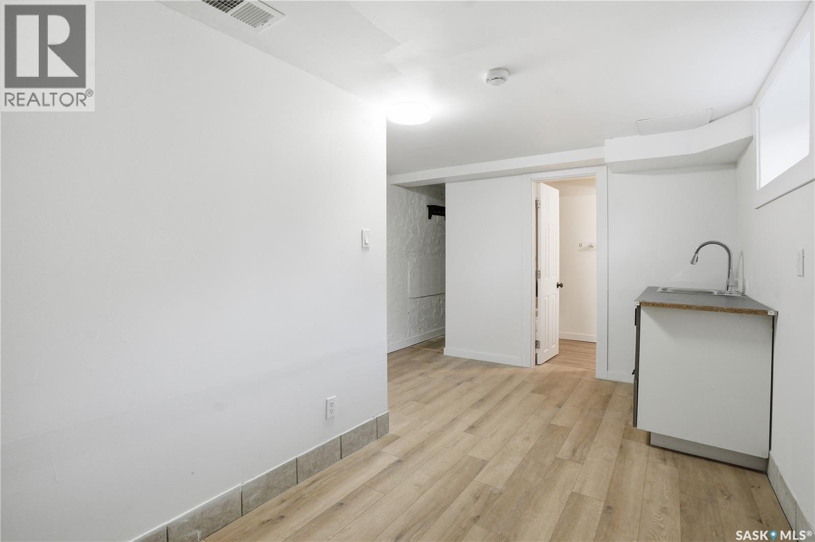 100 32nd Street W Property Photo 19