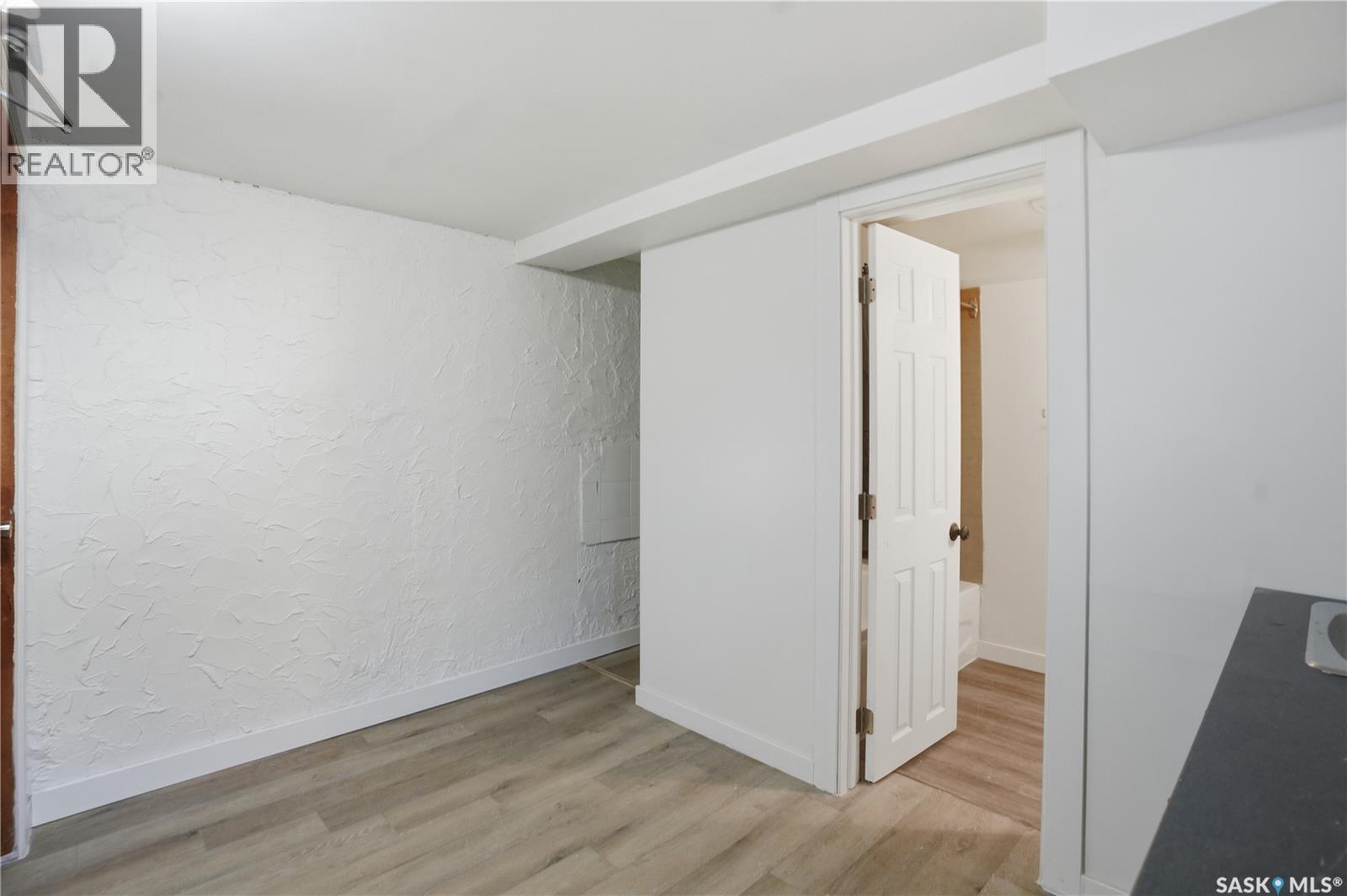 100 32nd Street W Property Photo 20