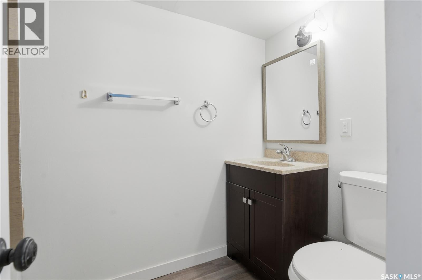 100 32nd Street W Property Photo 21