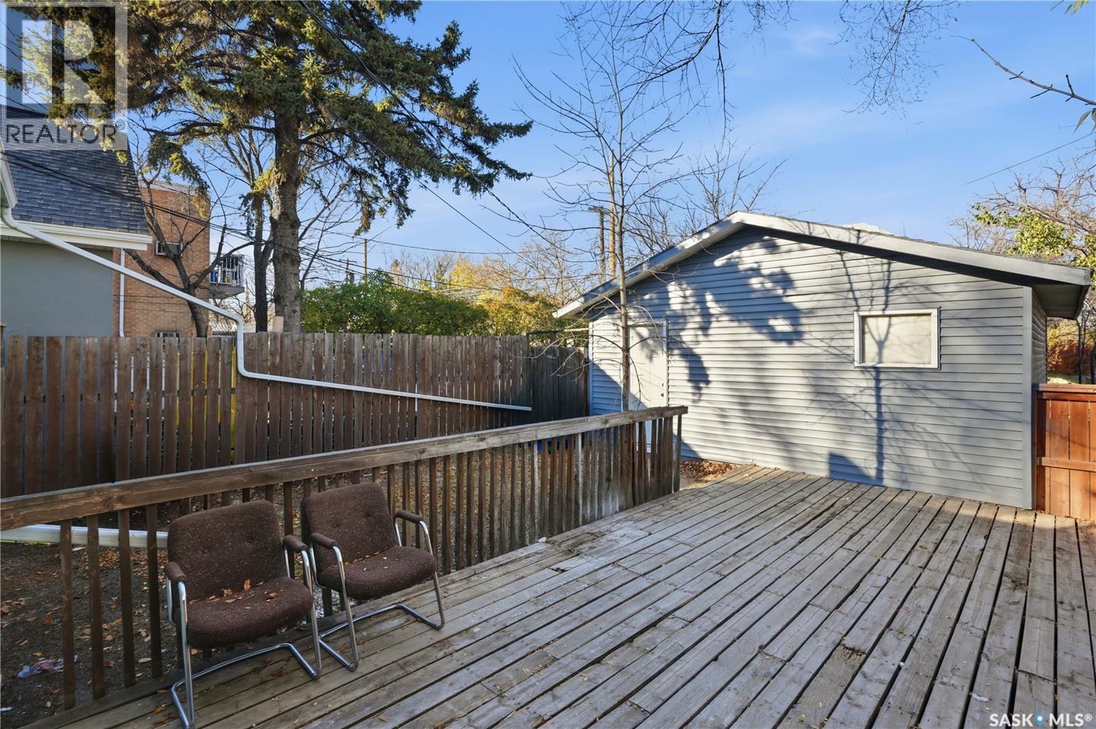 100 32nd Street W Property Photo 23