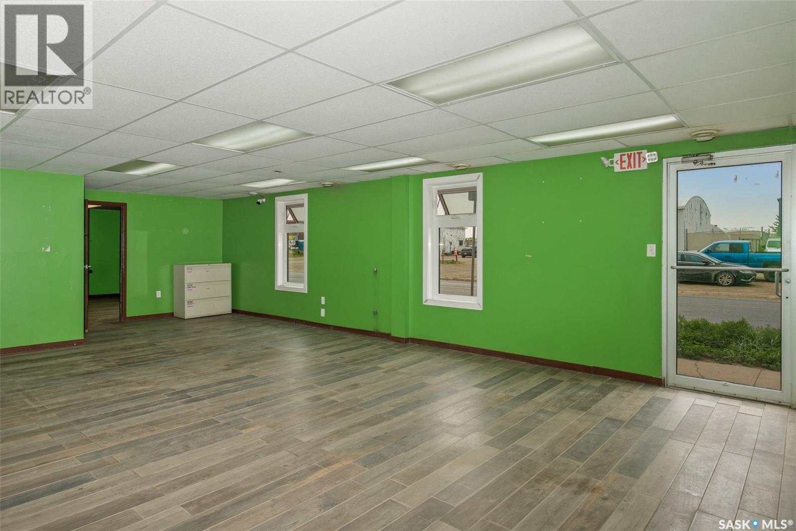 560 Dewdney Avenue E Property Photo 2