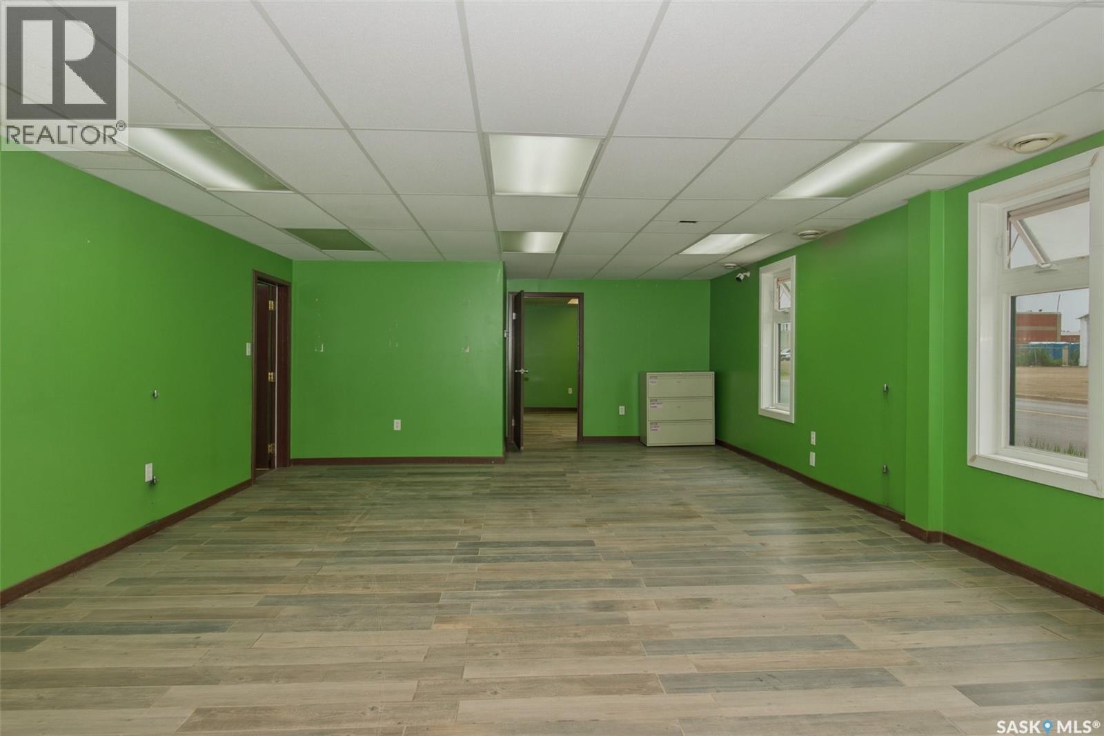 560 Dewdney Avenue E Property Photo 3