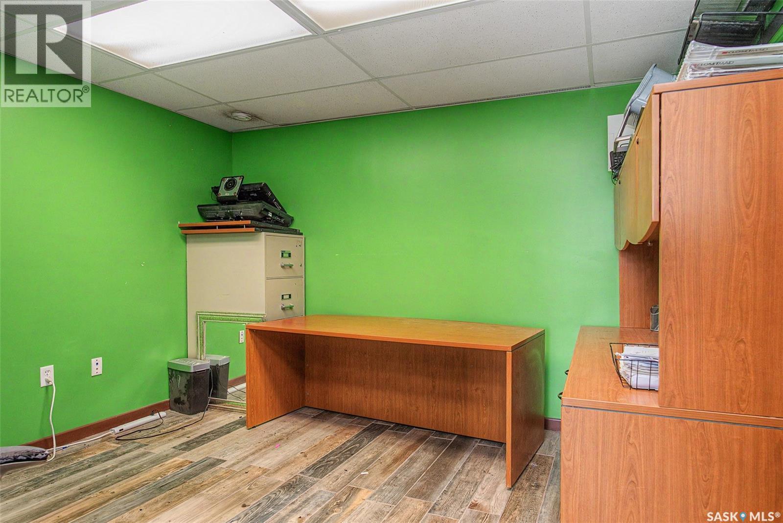560 Dewdney Avenue E Property Photo 11