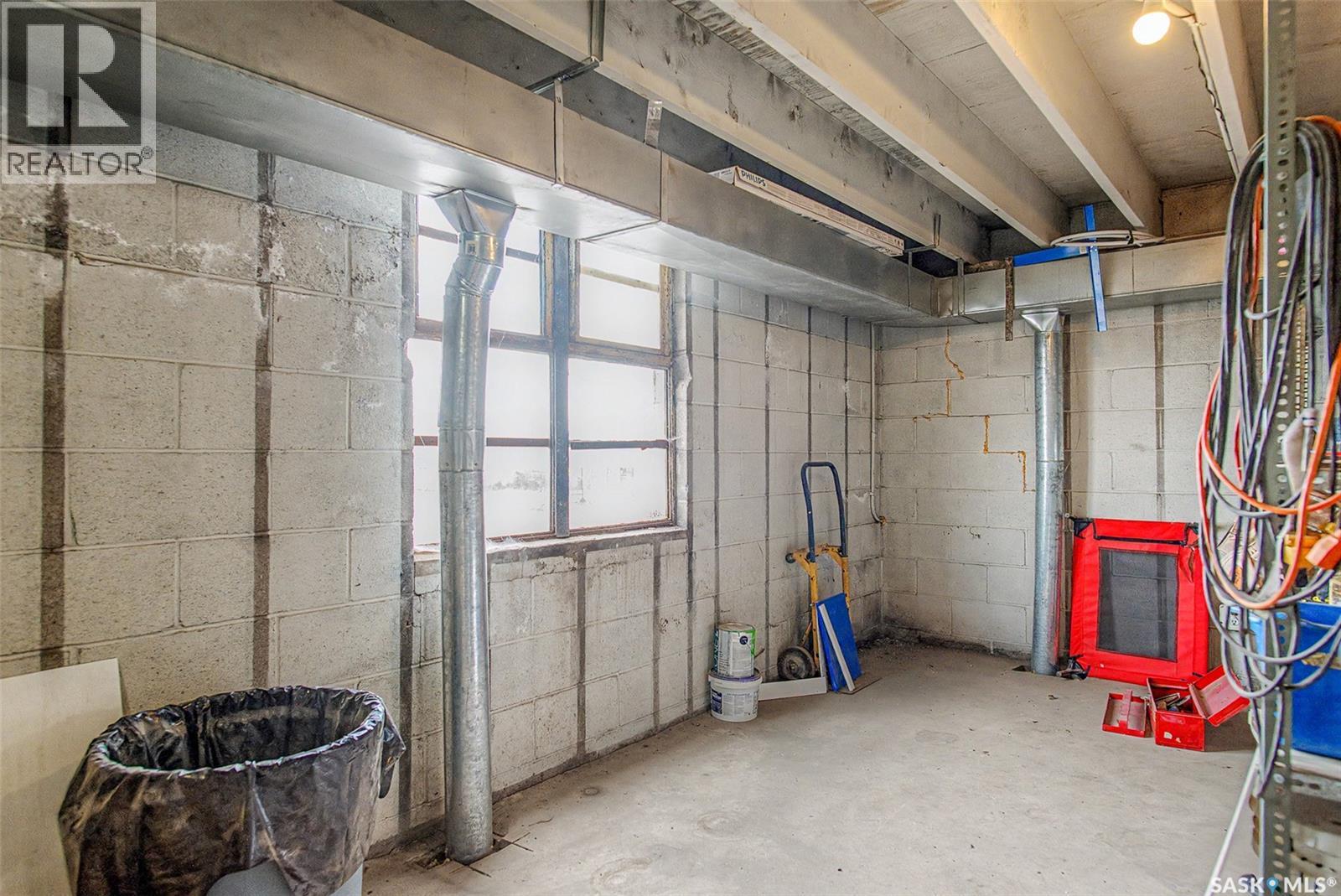 560 Dewdney Avenue E Property Photo 23