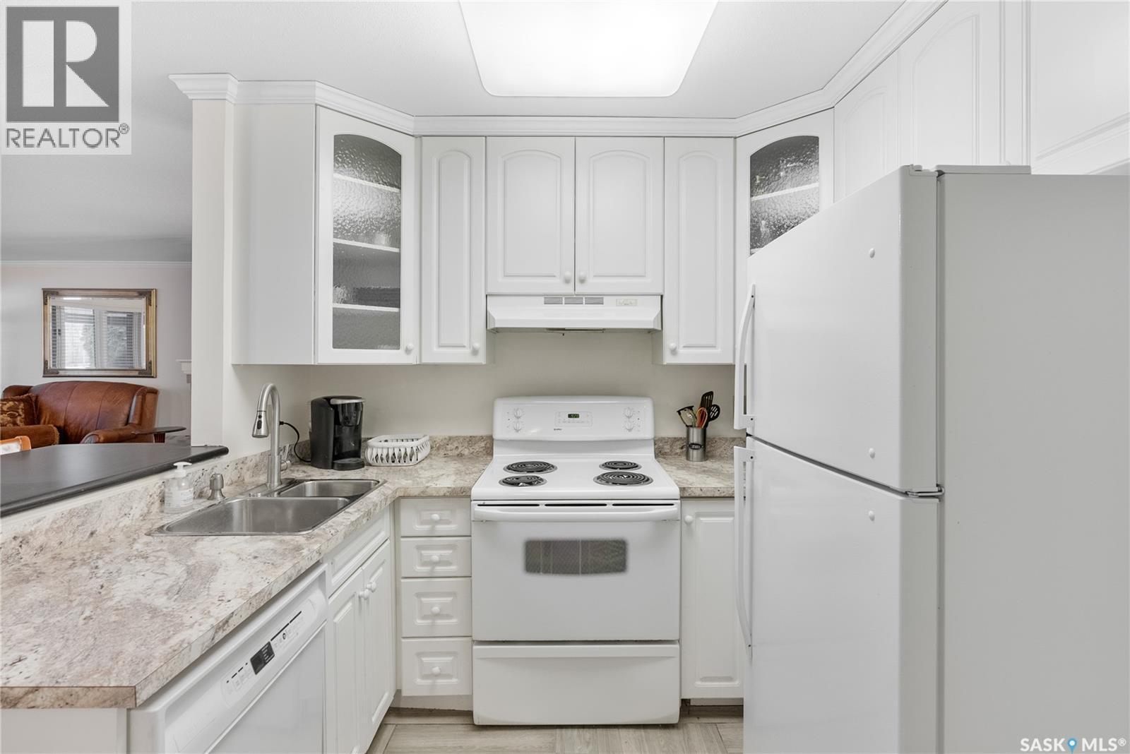 102 222 Saskatchewan Crescent E Property Photo 14