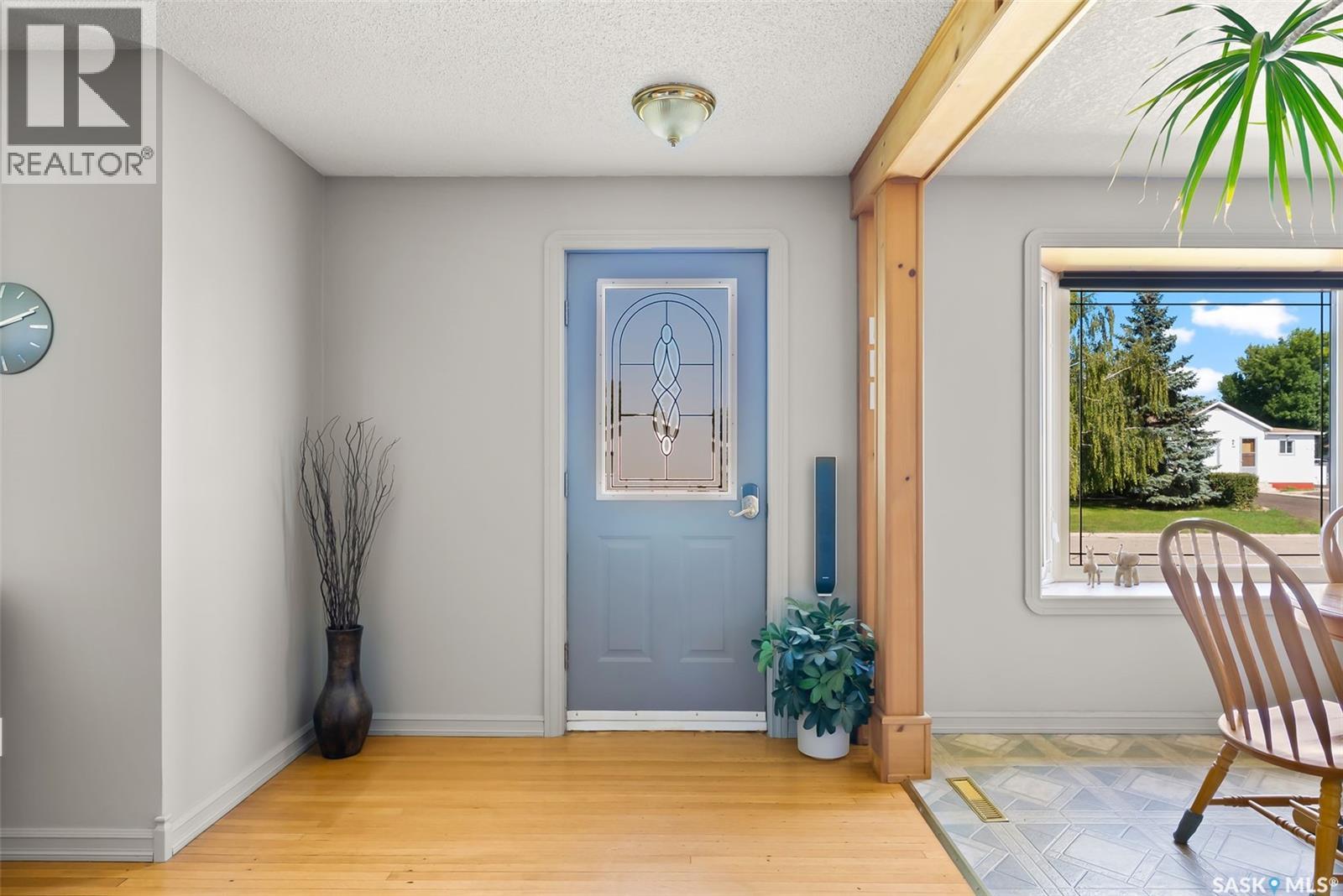433 9th Avenue W Property Photo 2