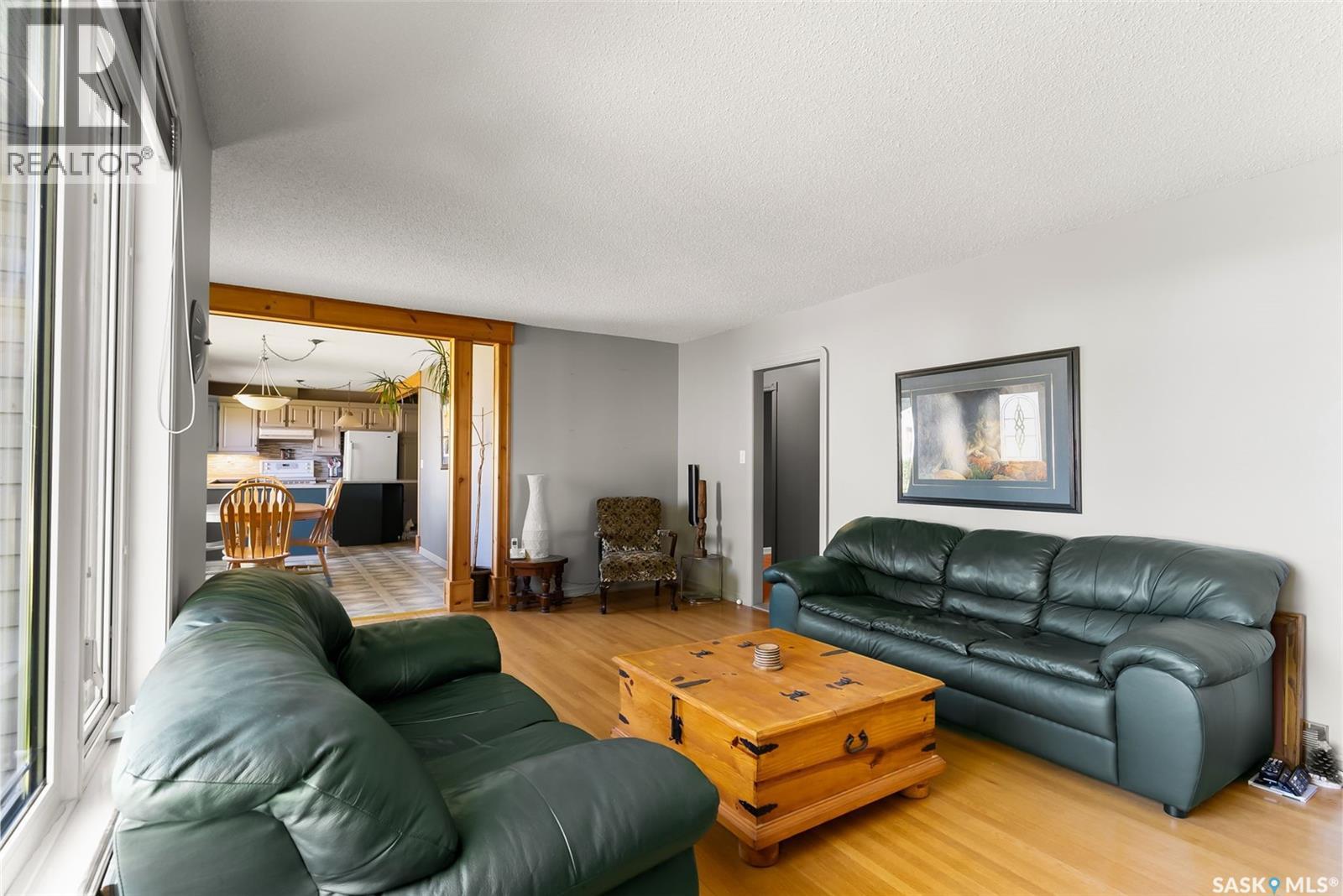 433 9th Avenue W Property Photo 5