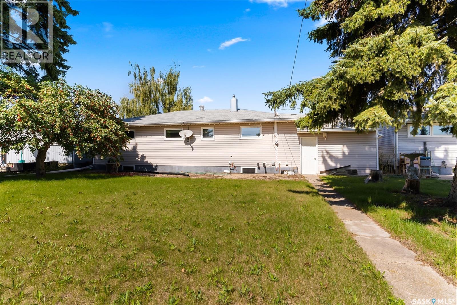 433 9th Avenue W Property Photo 25