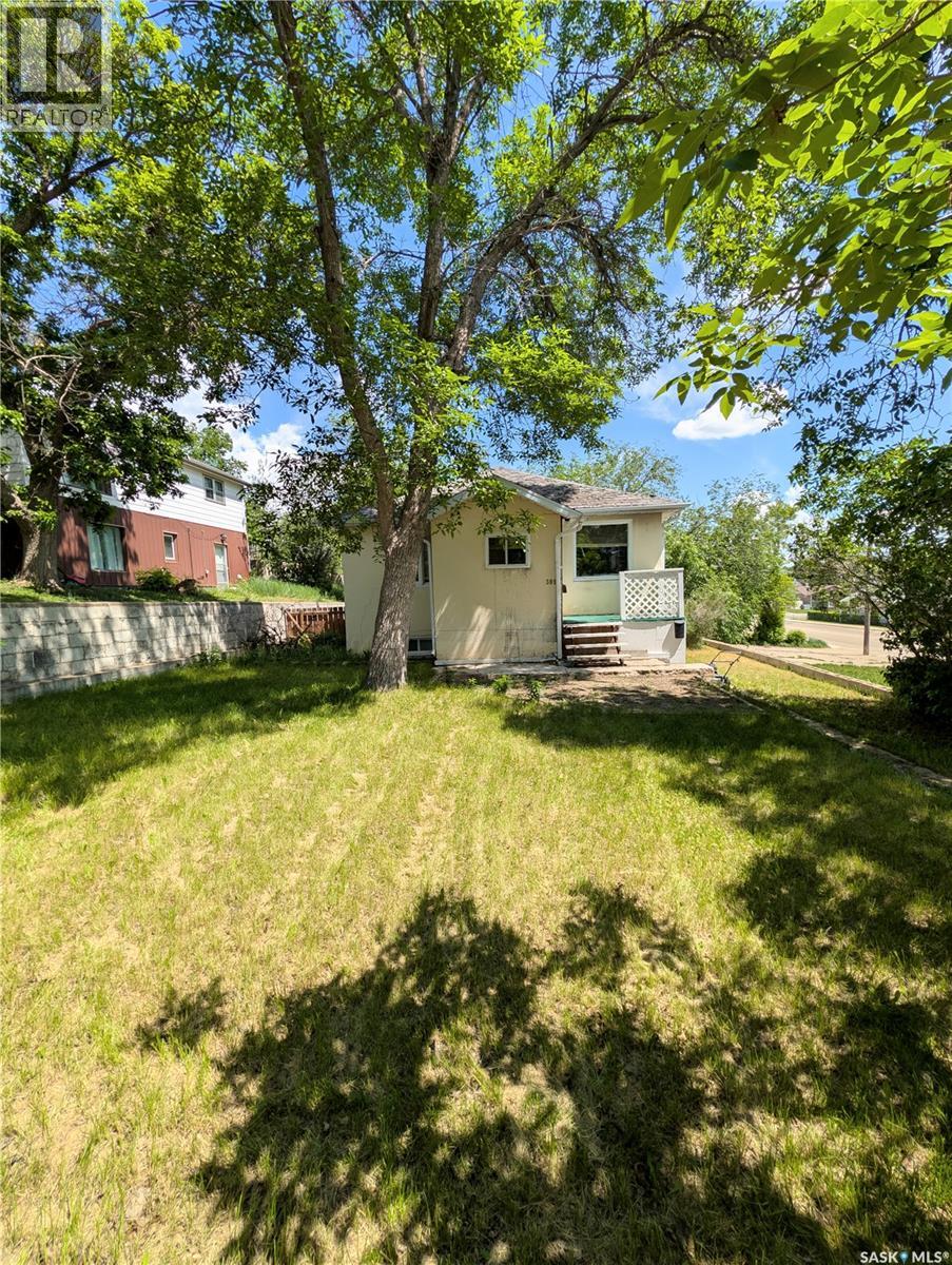 309 6th AVENUE NW Property Photo 1