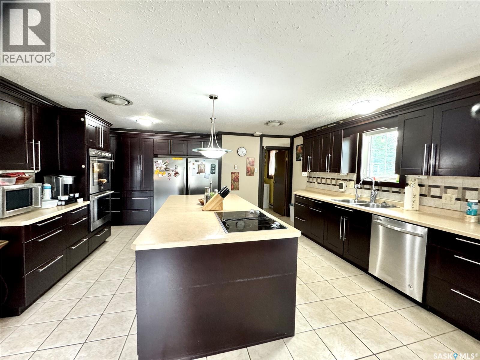 28 Mathews Crescent Property Photo 6