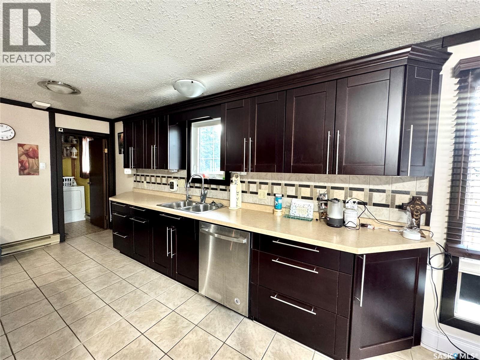 28 Mathews Crescent Property Photo 8