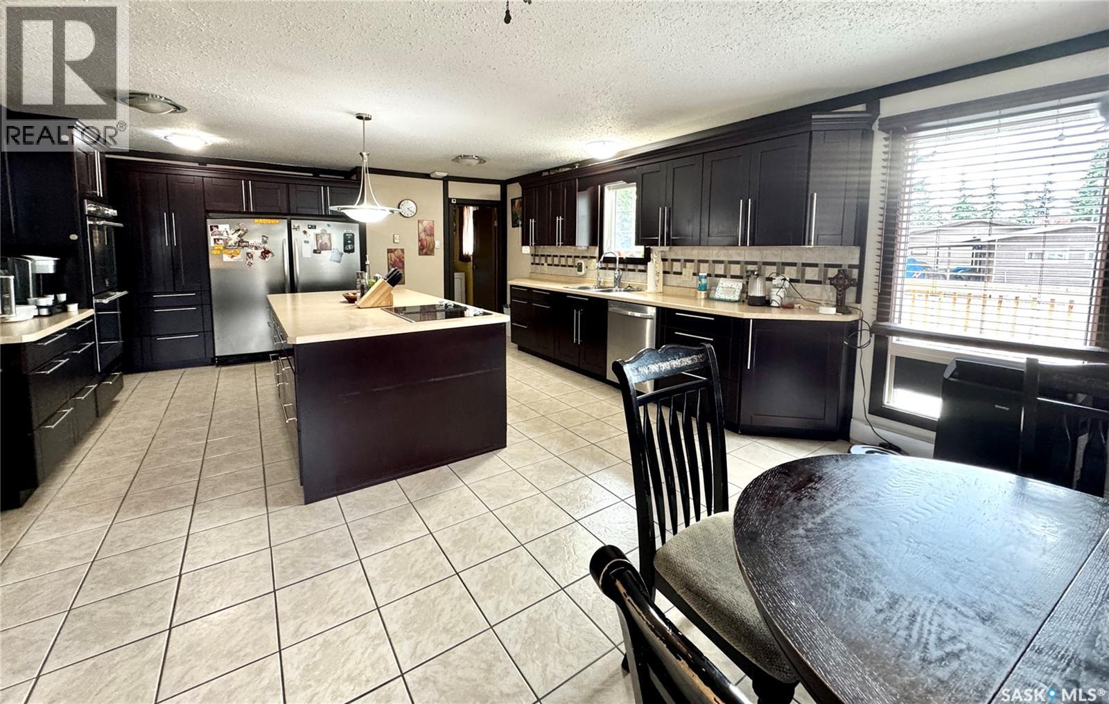 28 Mathews Crescent Property Photo 10