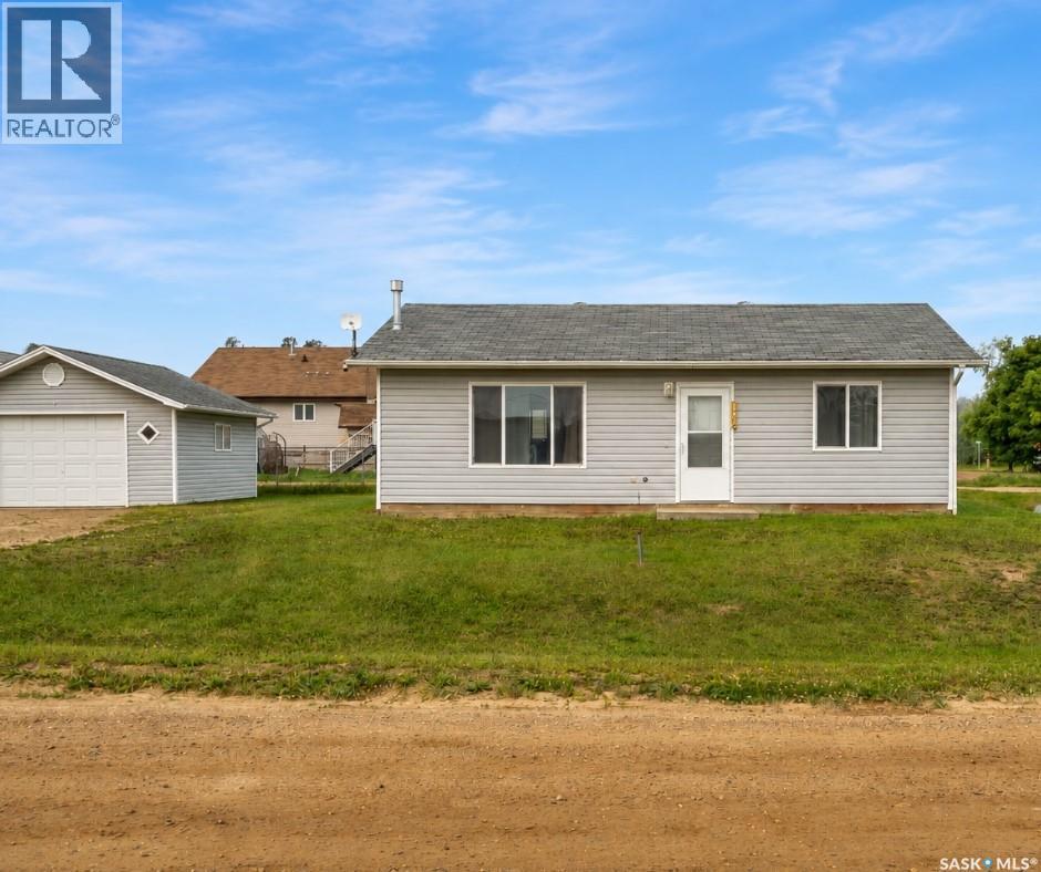 157 4th Street W Property Photo 1