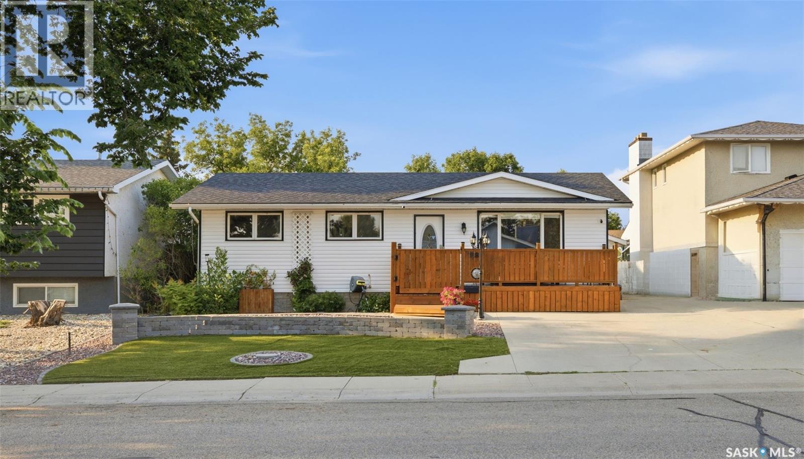 98 Dunsmore Drive Property Photo 1
