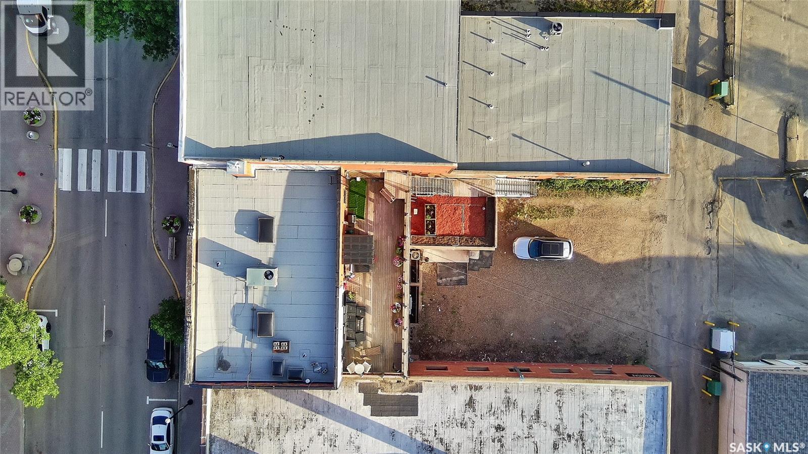 42 Central Avenue N Property Photo 10