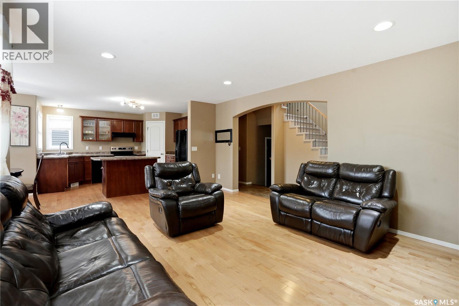 110 Stepney Crescent Property Photo 8