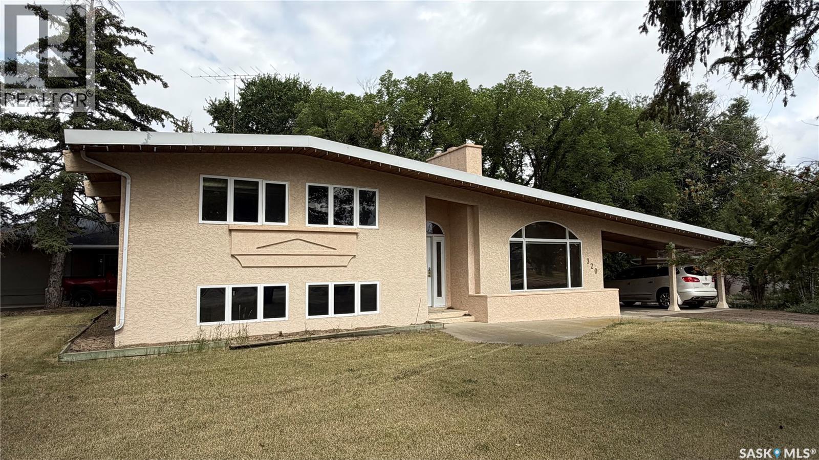 320 21 Highway Property Photo 1